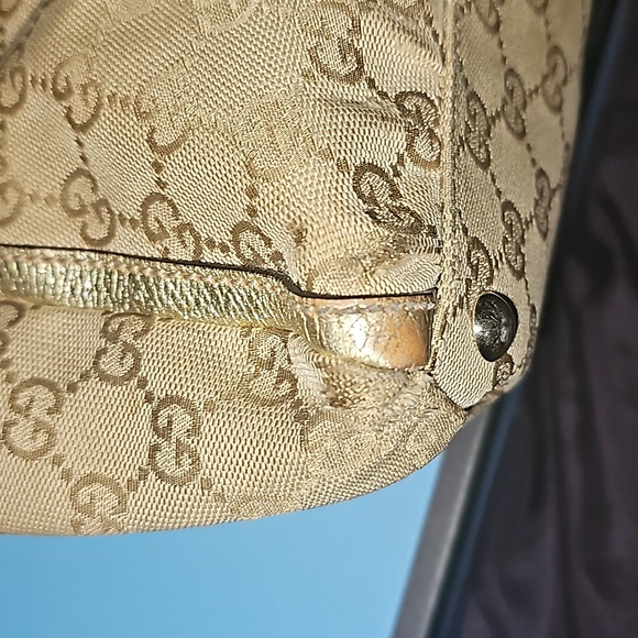 Gucci Abbey Monogram Handbag - Picture 12 of 14